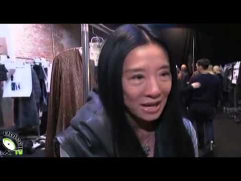 MODA: Il nero domina sulle passerelle di New York
