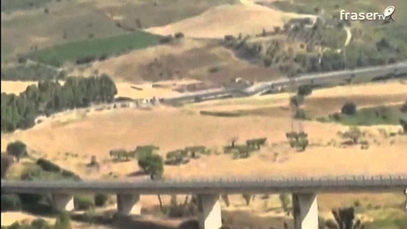 Crolla un ponte nell’Agrigentino, sei feriti