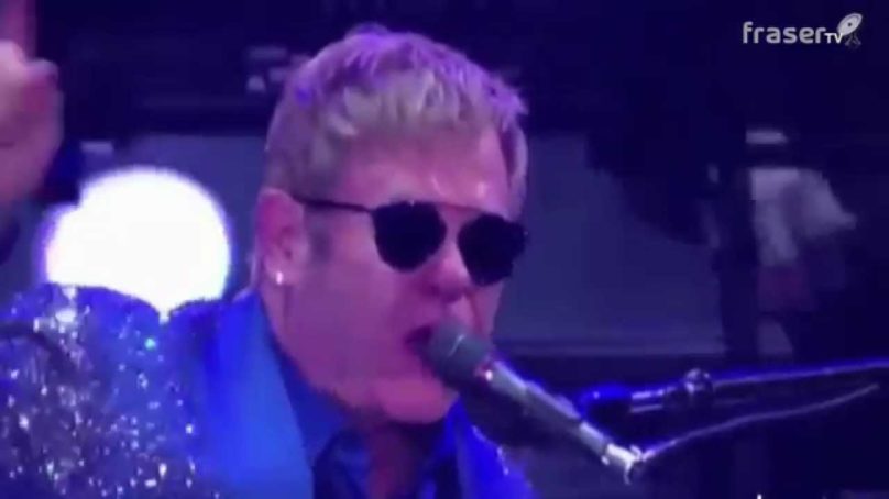 Elton John porta il romanticismo al Rock in Rio Festival